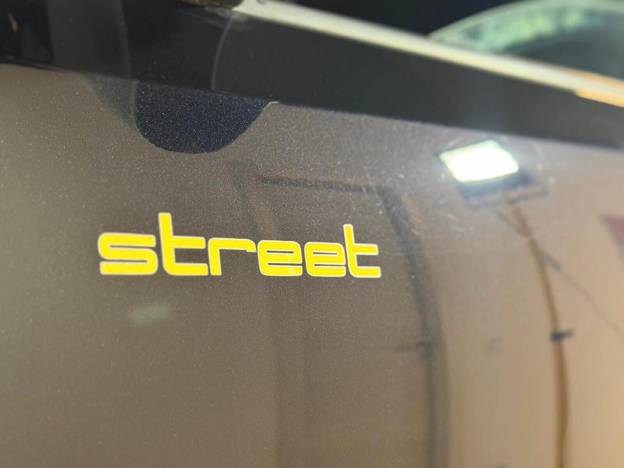 Volkswagen up! 1.0 5p. Versione STREET