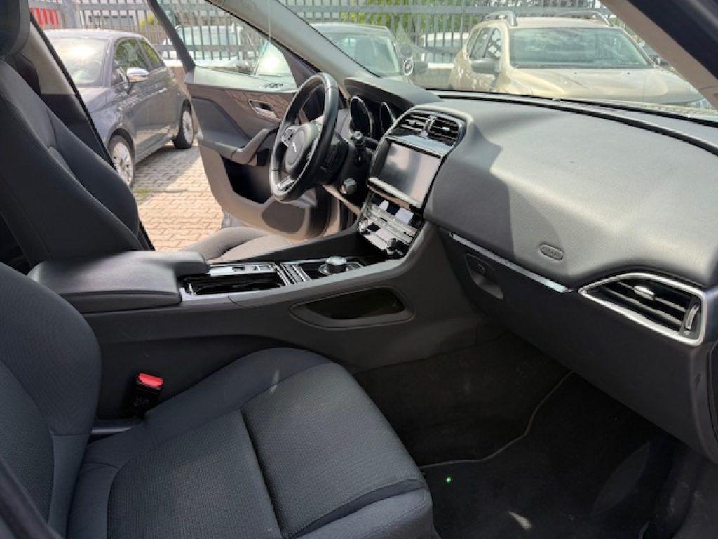 Jaguar F-Pace 2.0 D 180 CV aut. Portfolio
