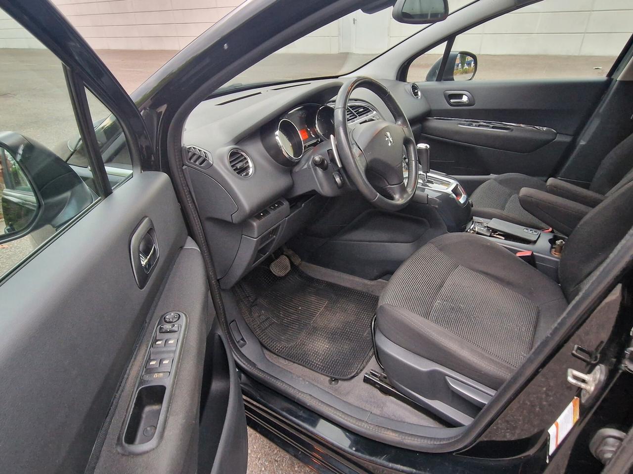 Peugeot 5008 1.6 e-HDi 112CV Stop&Start cambio robotizzato Family