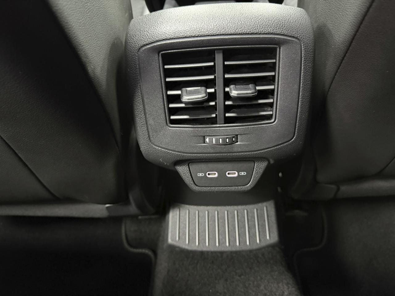 Volkswagen T-Roc R 2.0 TSI DSG 4MOTION BlueMotion Technology