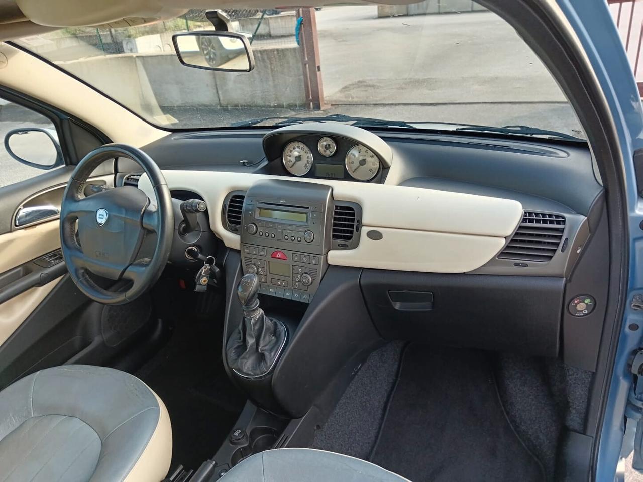 Lancia Y 1.2i 16V cat Unica