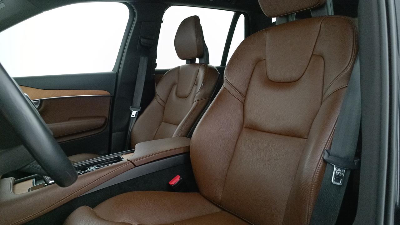 VOLVO XC90 2.0 b5 Momentum Pro awd 7p.ti geartronic