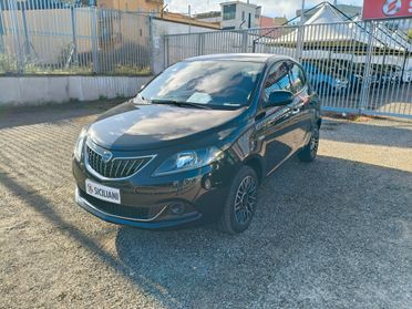 Lancia Ypsilon 1.0 70CV Hybrid Platino