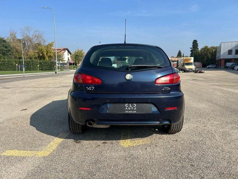 Alfa Romeo 147 147 1.9 JTD 5P MURPHYENYE