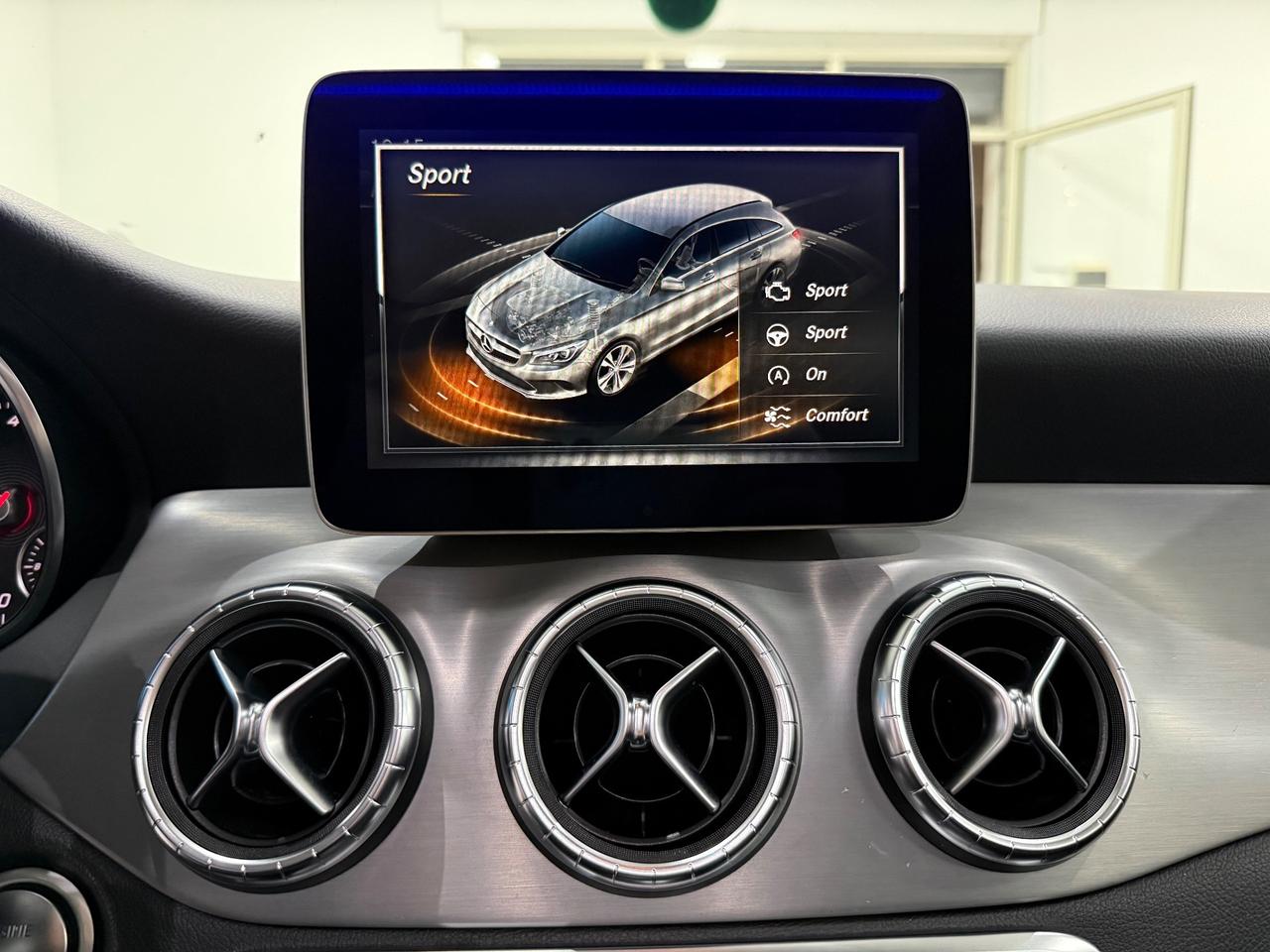 Mercedes-benz CLA 220 d Automatic Premium AMG