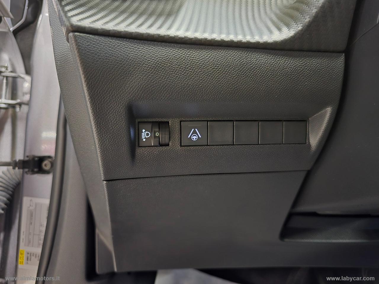 PEUGEOT 2008 Hybrid 136 e-DCS6 Allure