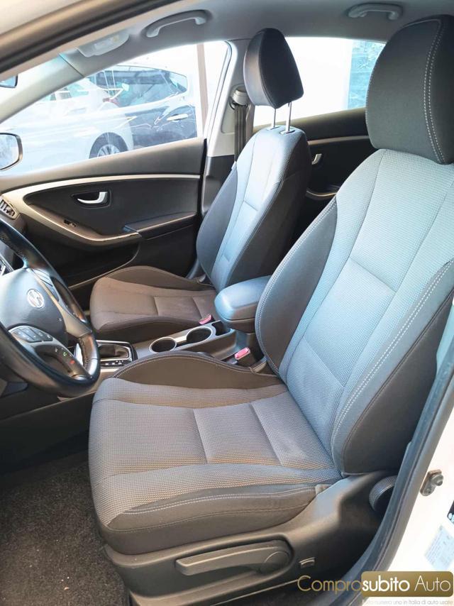 HYUNDAI i30 1.6 CRDi 5p. Comfort A/T
