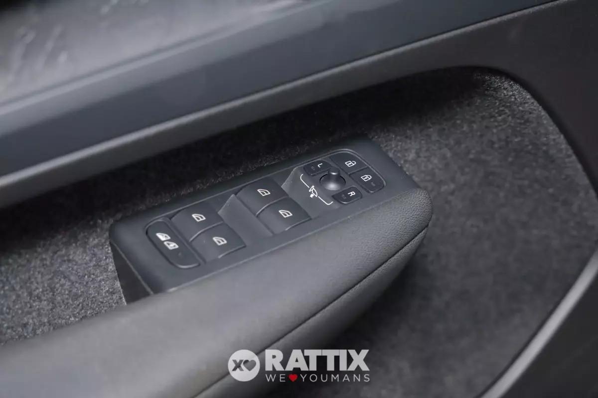 Volvo XC40 motore elettrico 175kW Recharge Pure Plus Auto