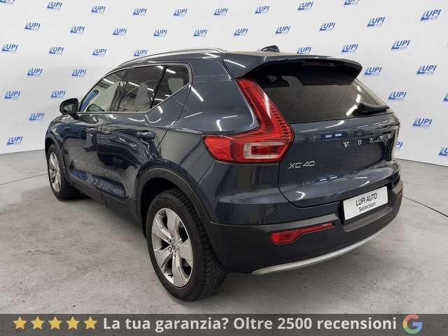 Volvo XC40 B4 AWD automatico Momentum Pro