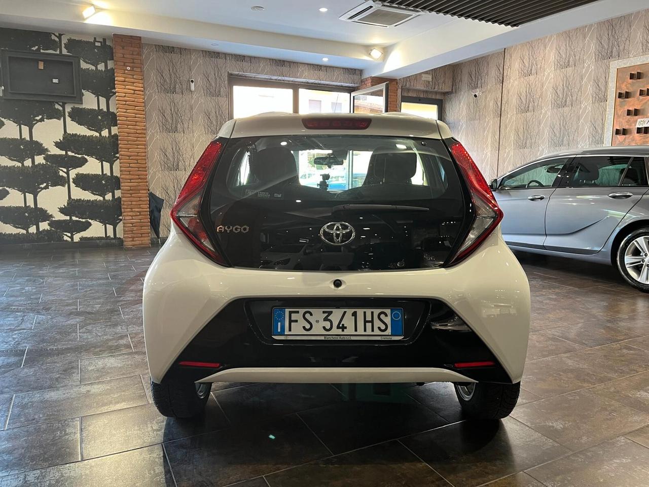 Toyota Aygo 1.0 VVT-i 72 CV 5 porte x-play