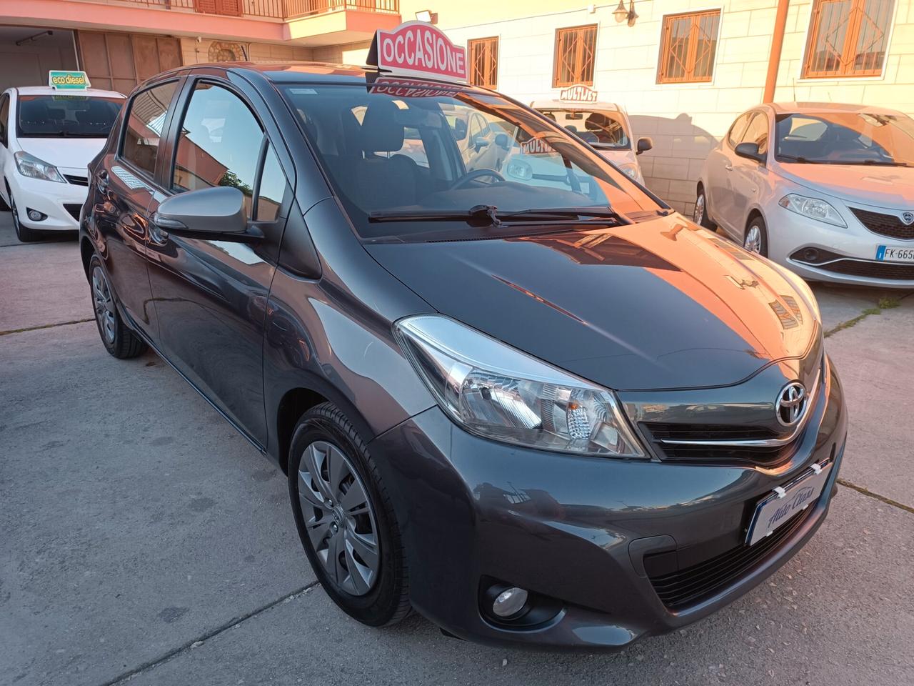 Toyota Yaris 1.0 5 porte