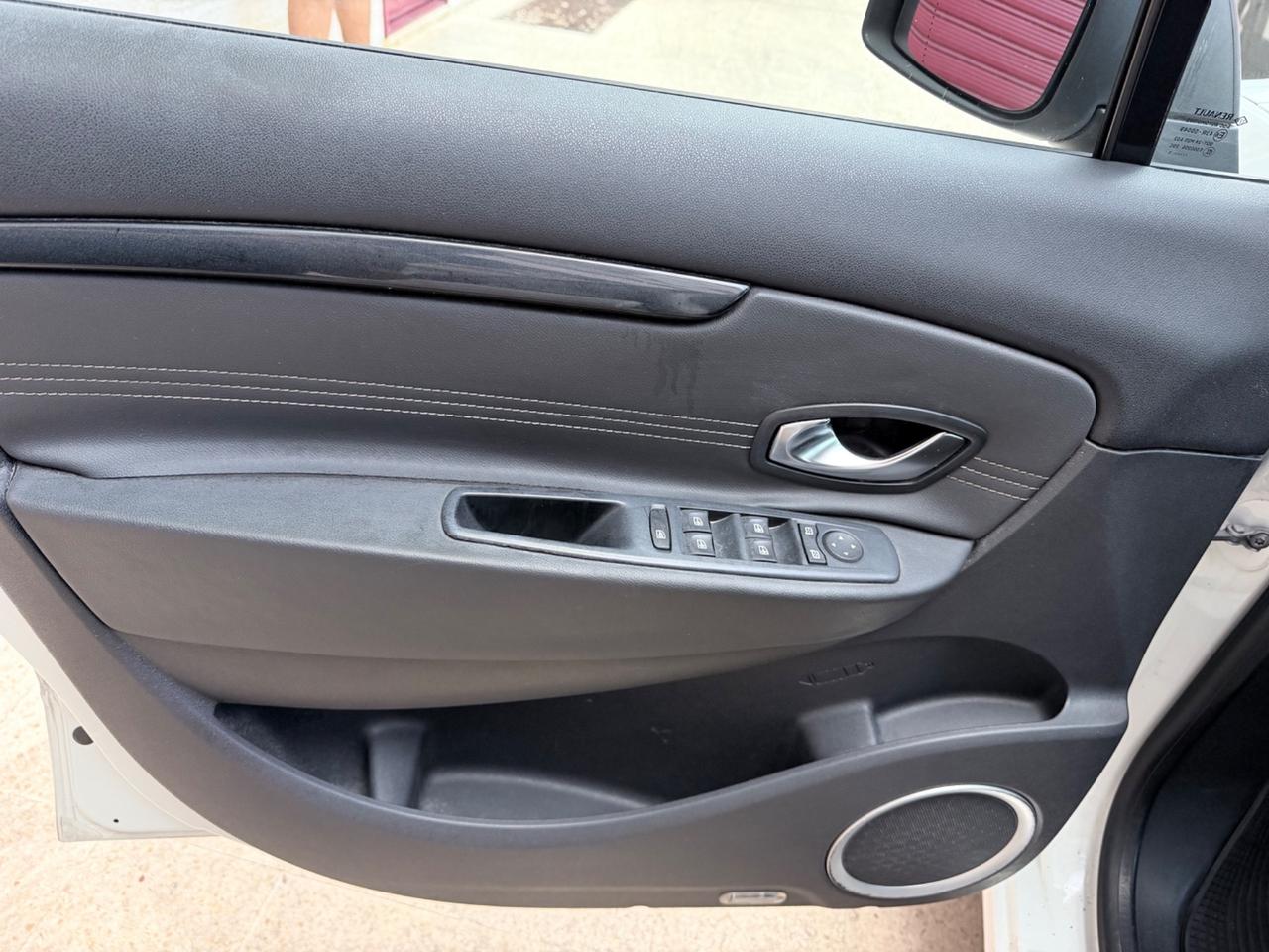 Renault Scénic X-Mod 1.5 dCi 110CV EDC Luxe