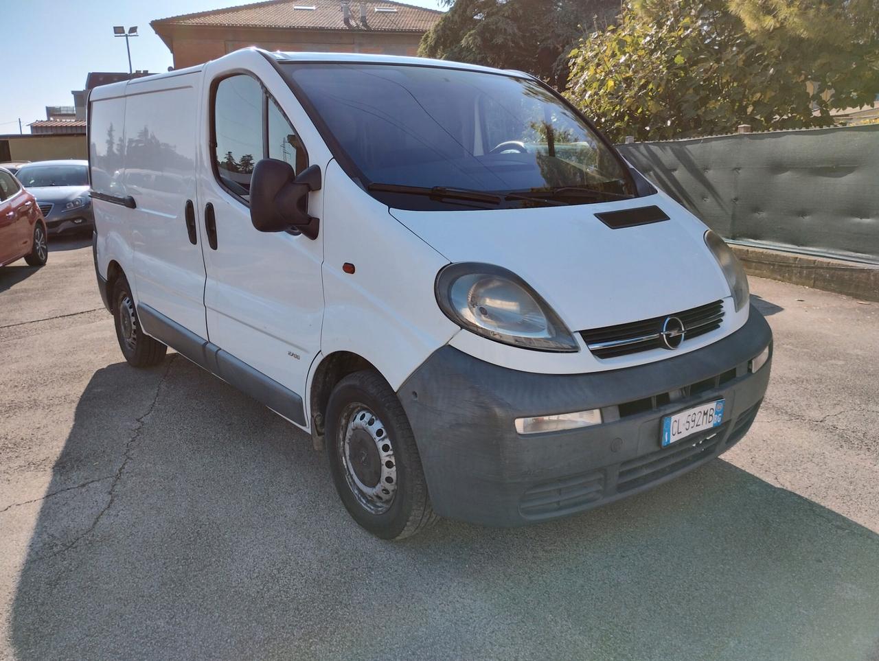 OPEL VIVARO 1.9 DIESEL 74KW 2004