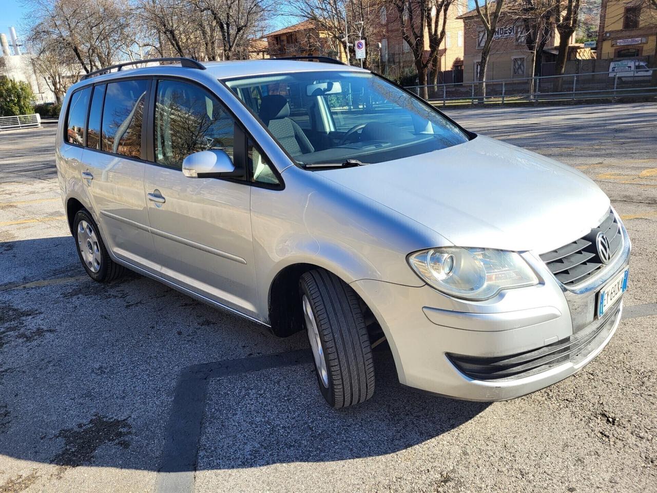 VOLKSWAGEN TOURAN 2,0 ECOFUEL-7 POSTI-CINTA D.NUOV