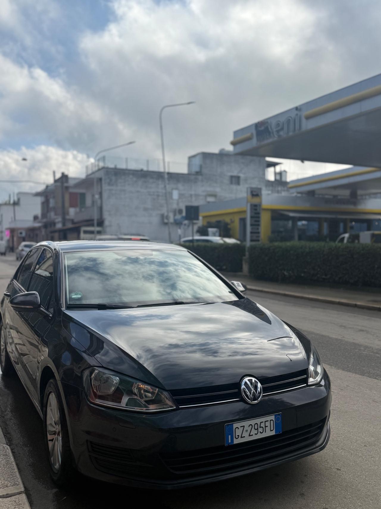 Volkswagen Golf 5p 1.6 tdi 110cv NAVI,APP CONNECT,SEDILI RISCALD.ATISENSORI DI PARCHEGGIO,DISTRIBUZIONE FATTA 10/25