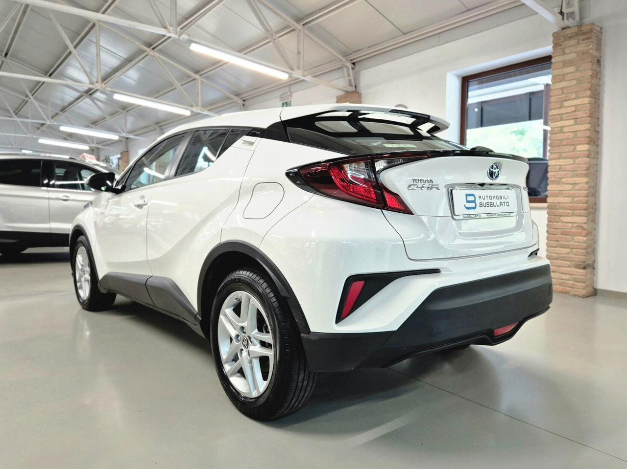Toyota C-HR 1.8 Hybrid E-CVT Active
