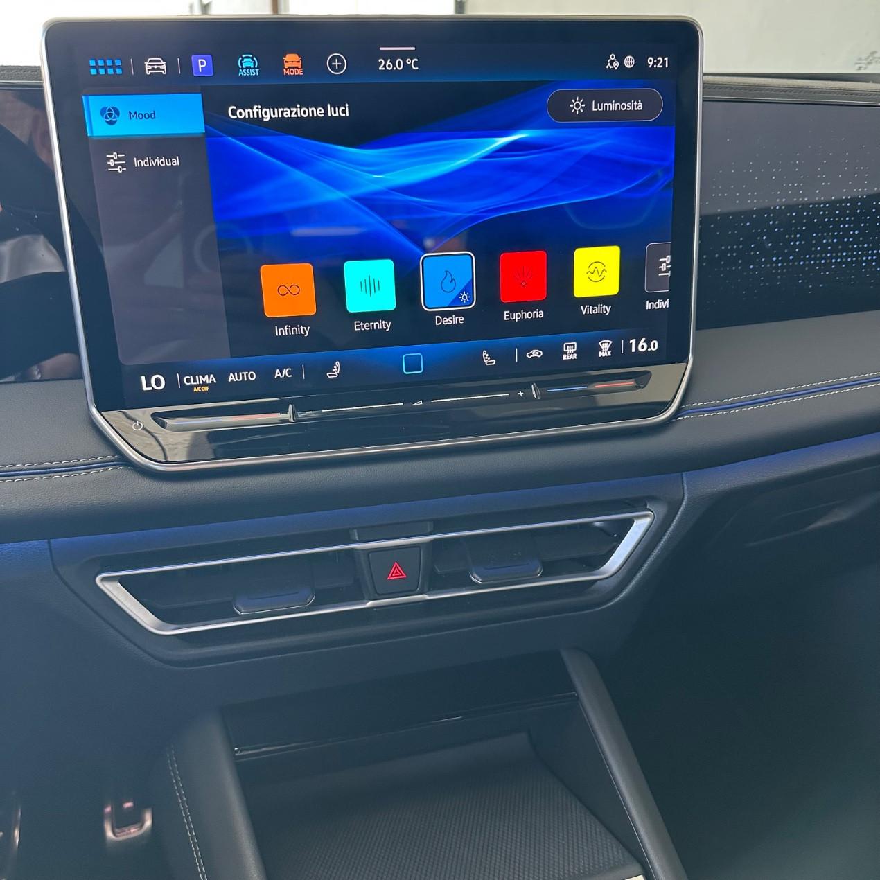 Volkswagen Tiguan 2.0 tdi R-Line Plus 150cv dsg