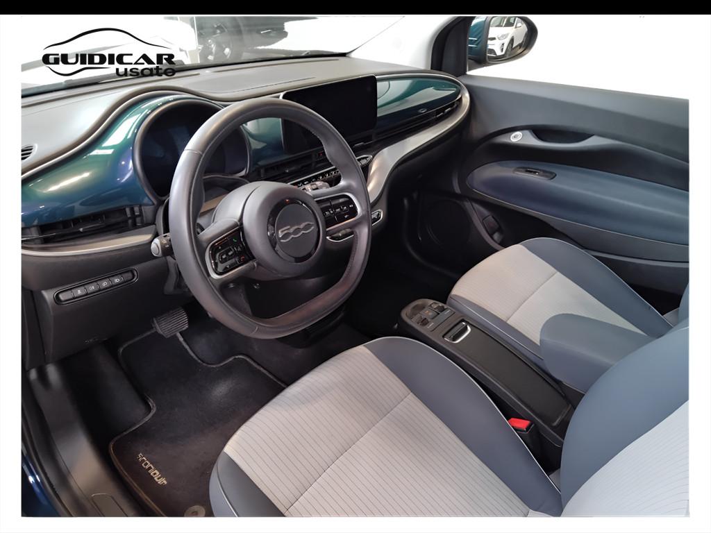 FIAT 500e - 500e 42 kWh La Prima