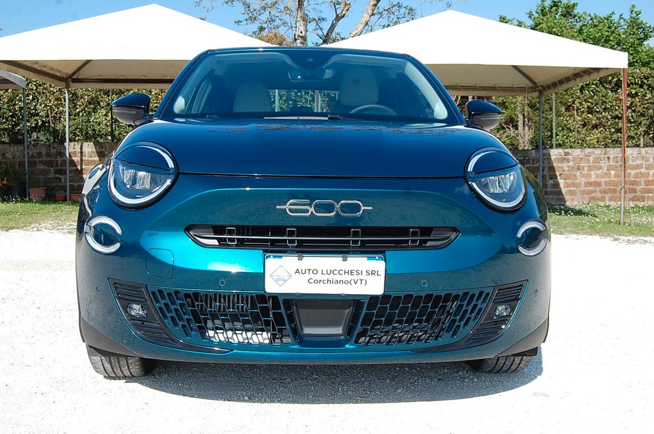 Fiat 600 Hybrid 110 CV DCT MHEV La Prima