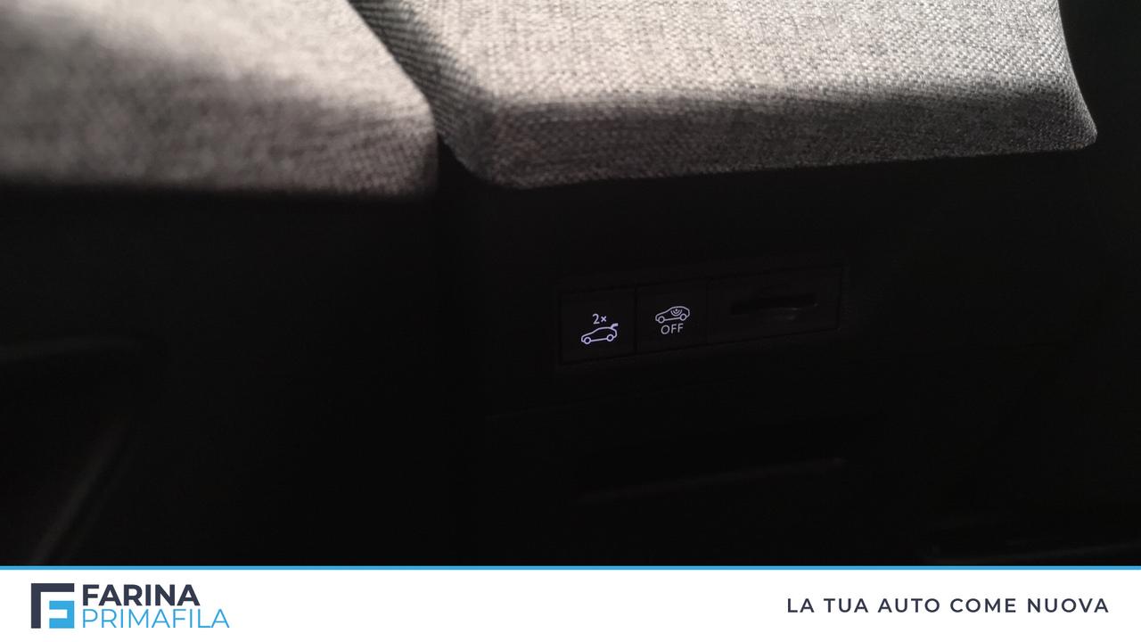 PEUGEOT Nuovo 5008 Hybrid 136 e-DCS6 GT