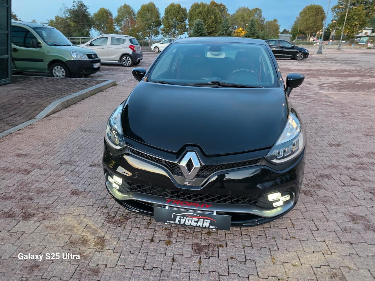Clio rs trophy cv 220 valutiamo usato