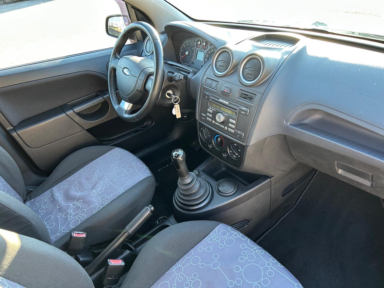 Ford Fiesta 1.2 16V 5p. Ghia