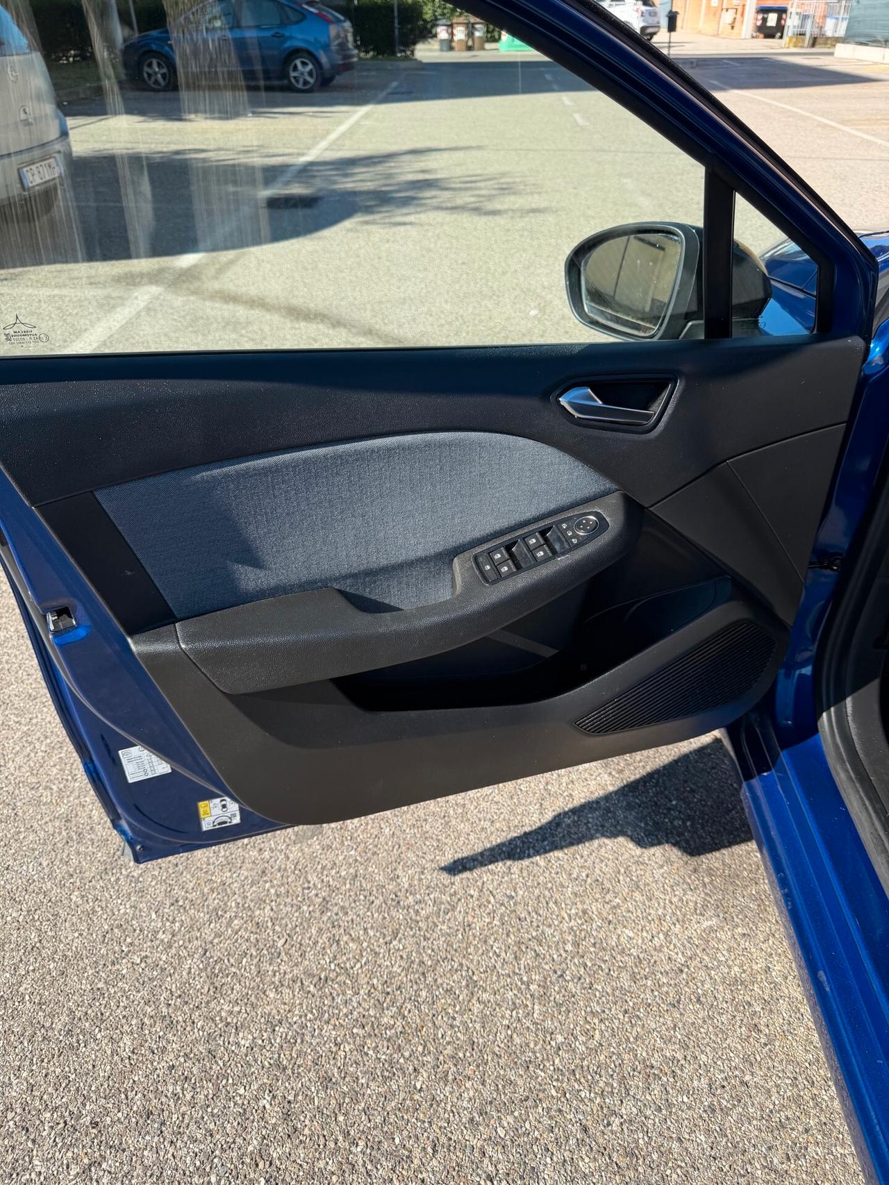 Renault Clio V 1.0 tce - NEOP. - NAV. - 12 MESI DI GARANZIA -