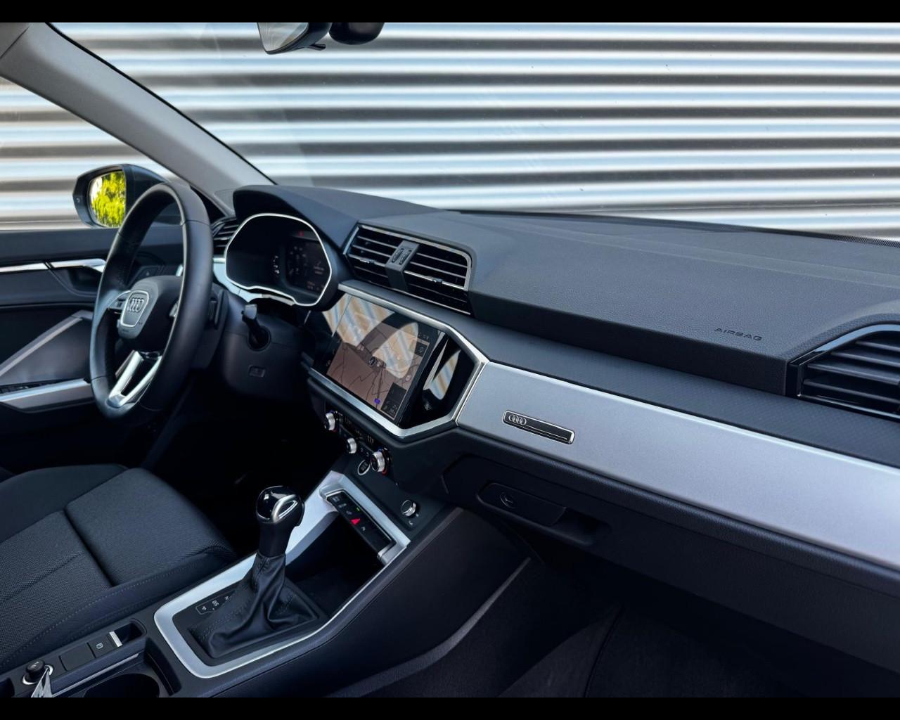 AUDI Q3 45 TFSIe S-TRONIC S-LINE EDITION
