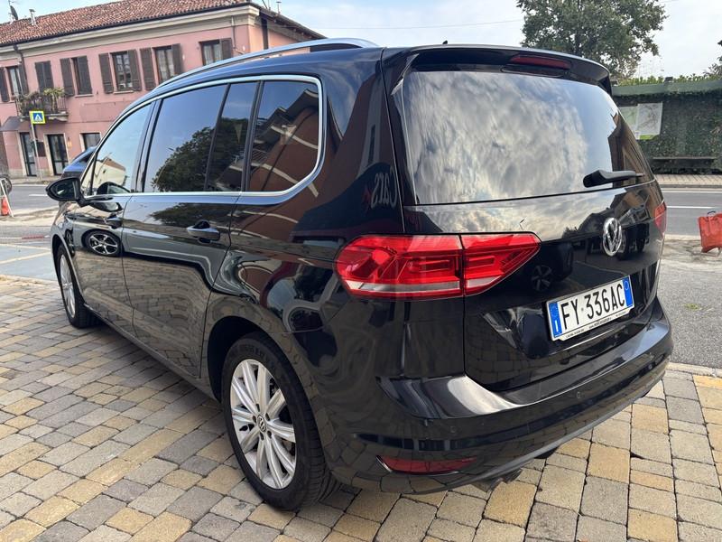 Volkswagen Touran 2.0 tdi Comfortline dsg 7 posti LED-NAVI