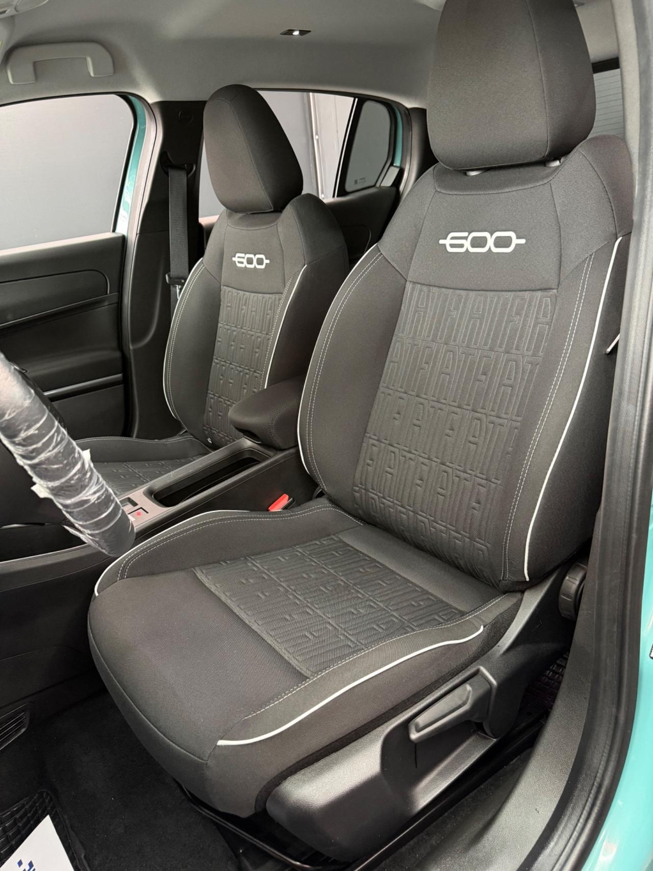 Fiat 600 1.2 Hybrid 145 CV DCT MHEV La Prima