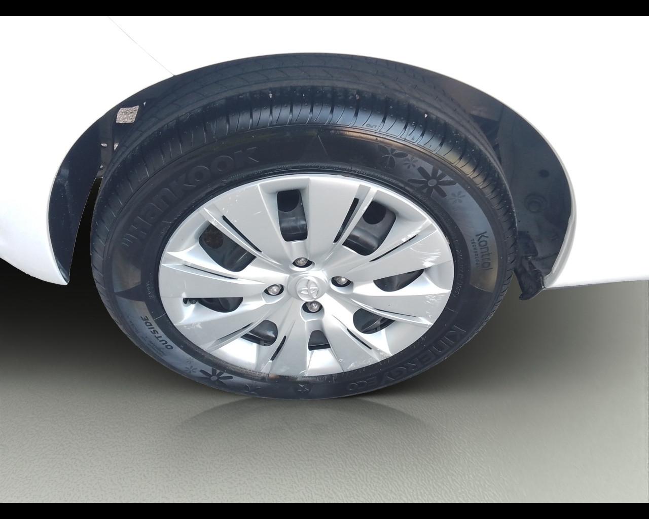 TOYOTA Yaris 3ª serie - Yaris 1.0 3 porte Active