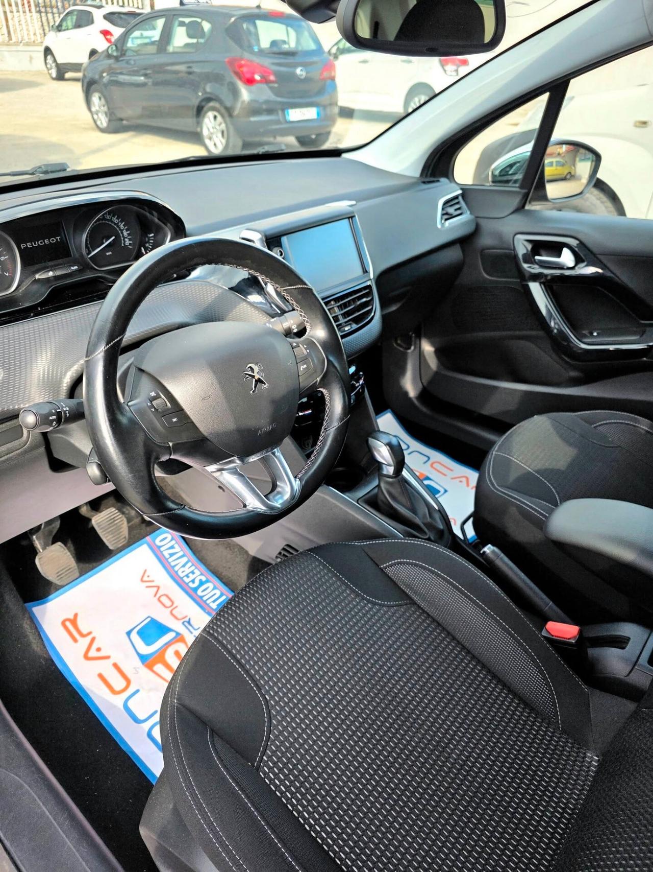 Peugeot 208 1.2 bz 82cv Allure