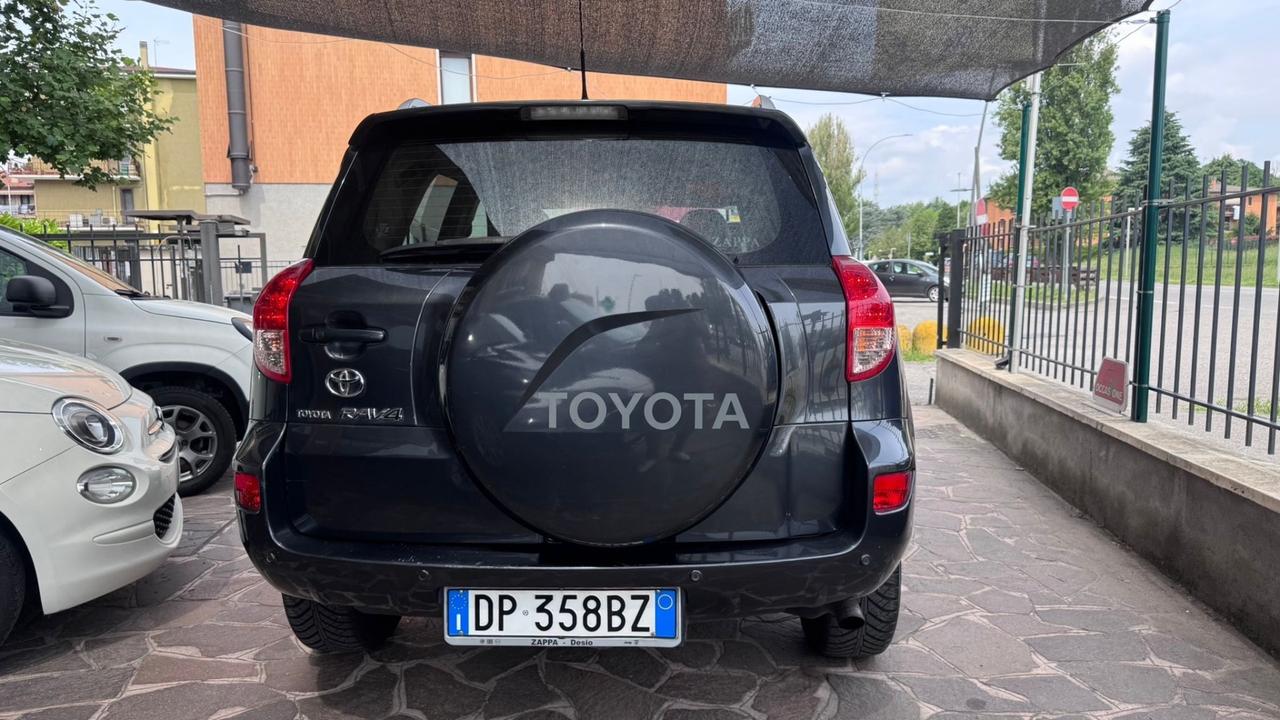Toyota RAV 4 RAV4 2.2 D-4D 136 CV DPF Luxury