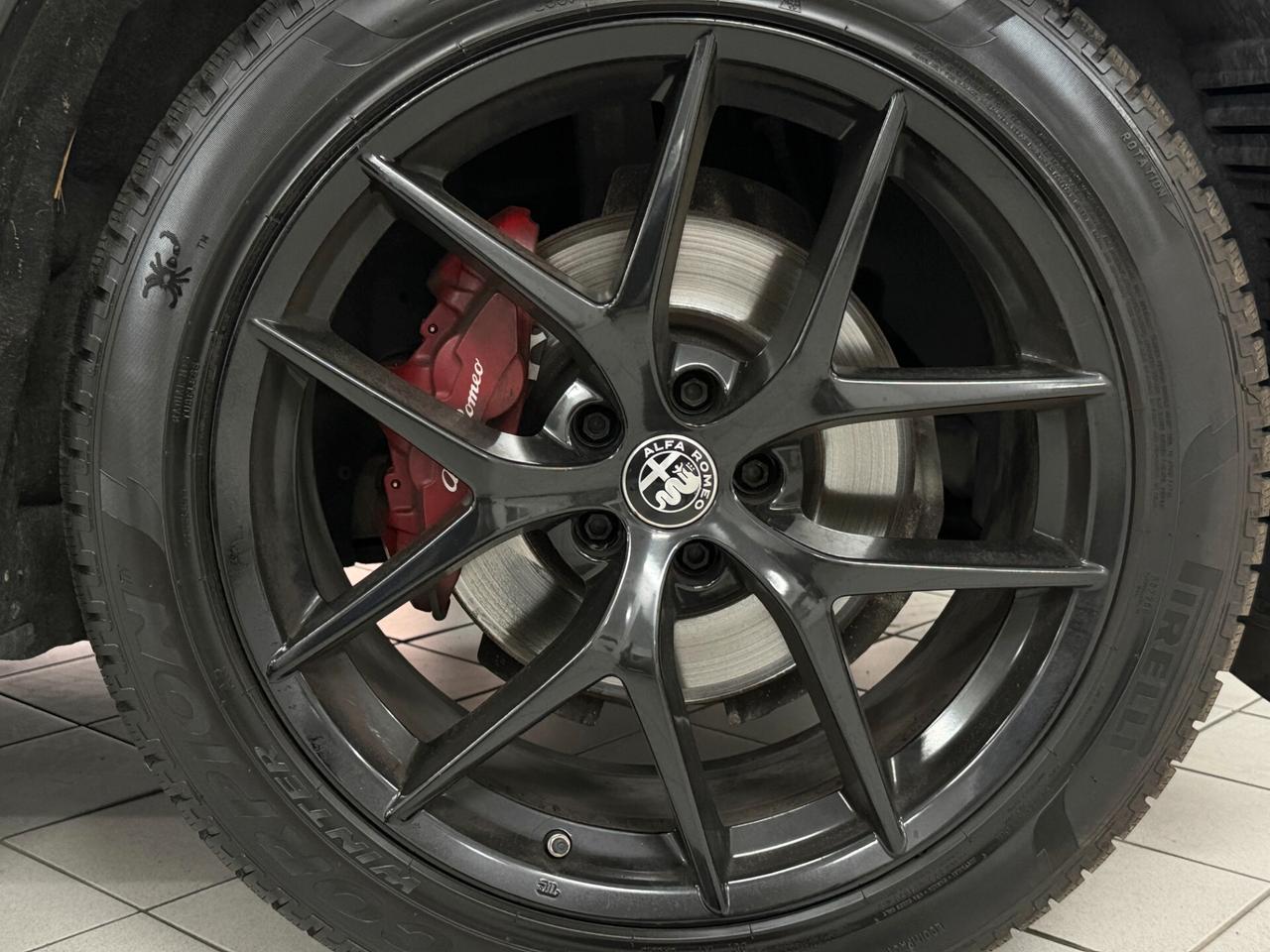 Alfa Romeo Stelvio 2.2 TD 210 CV B-TECH SEDILI VELOCE SPORTIVI AT8 Q4 RETROCAMERA PINZE ROSSO PADDLE UNICO PROPRIETARIO