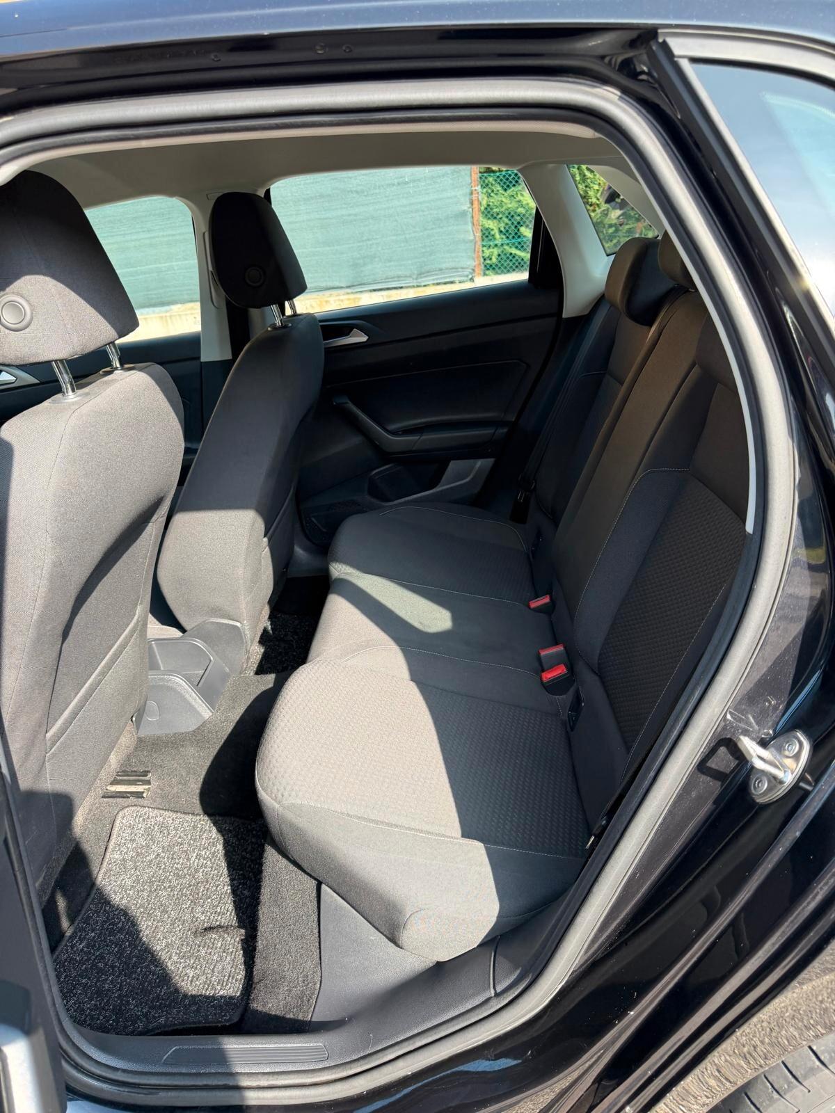 Volkswagen Polo 1.0 - NEOPATENTATI - 12 MESI DI GARANZIA -