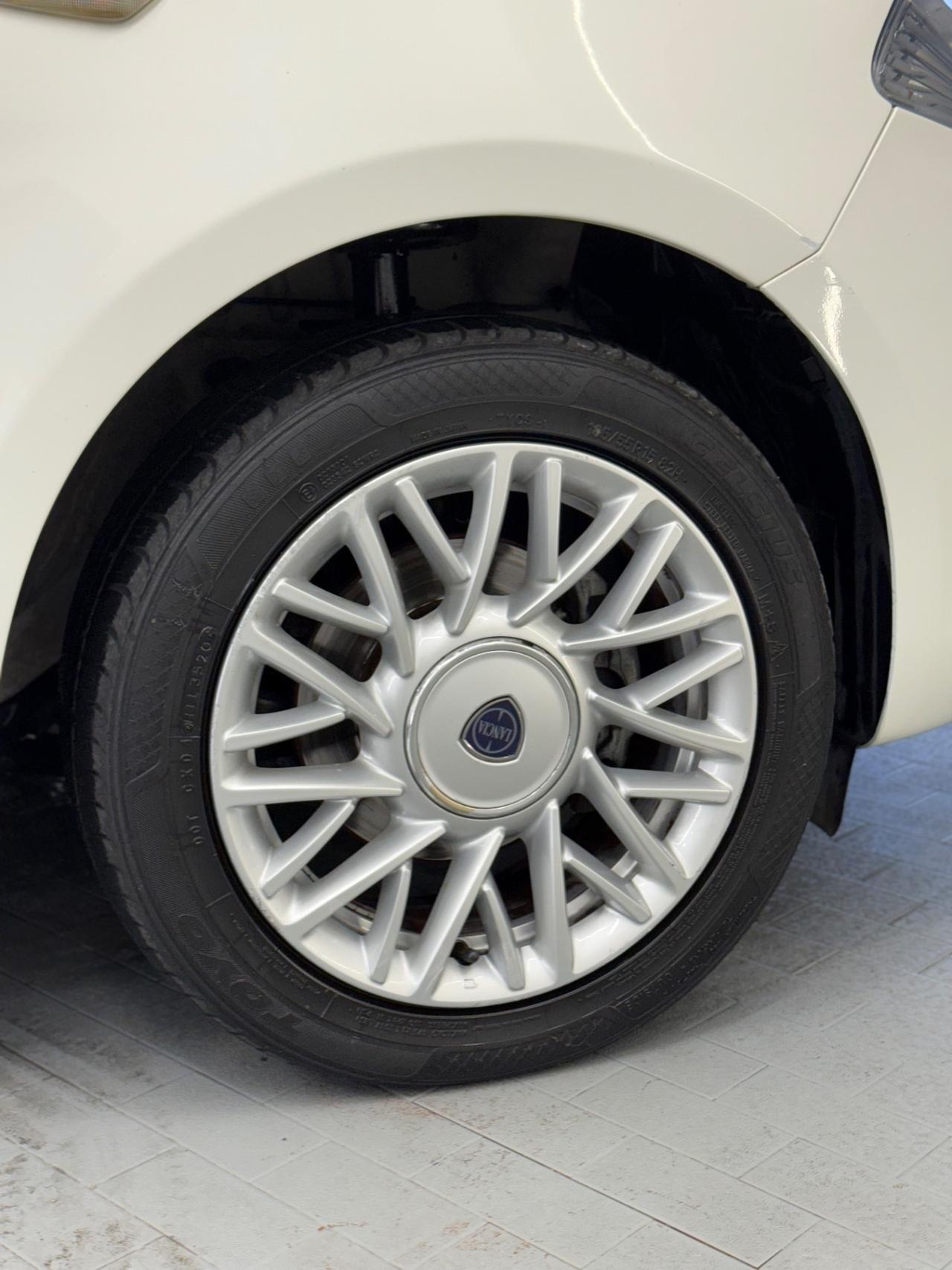 Lancia Ypsilon 1.2 69 CV 5 porte GPL Ecochic Platinum