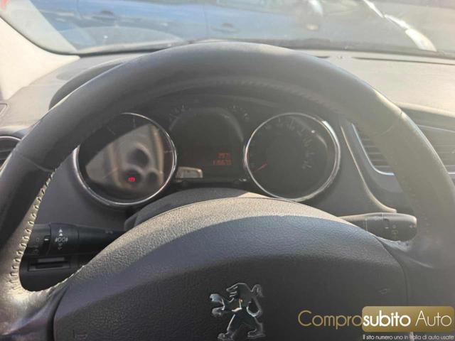 PEUGEOT 5008 1.6 HDi 7 POSTI