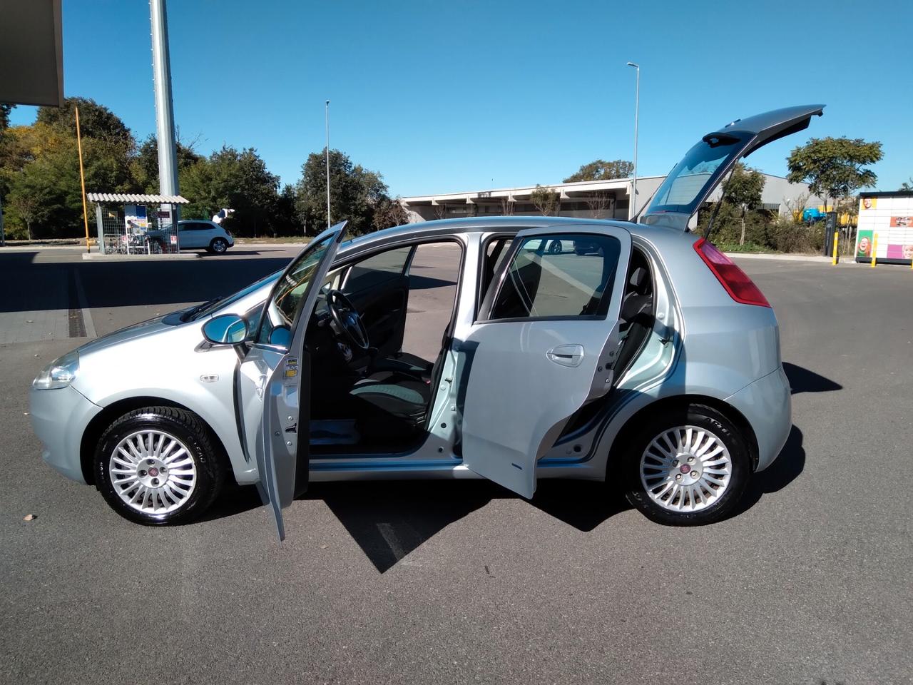 Fiat Grande Punto 1.4 77cv 5 porte Dynamic x neopatentati