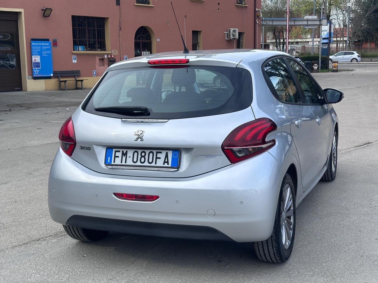 Peugeot 208 PureTech 82 5 porte Allure solo 103mila km