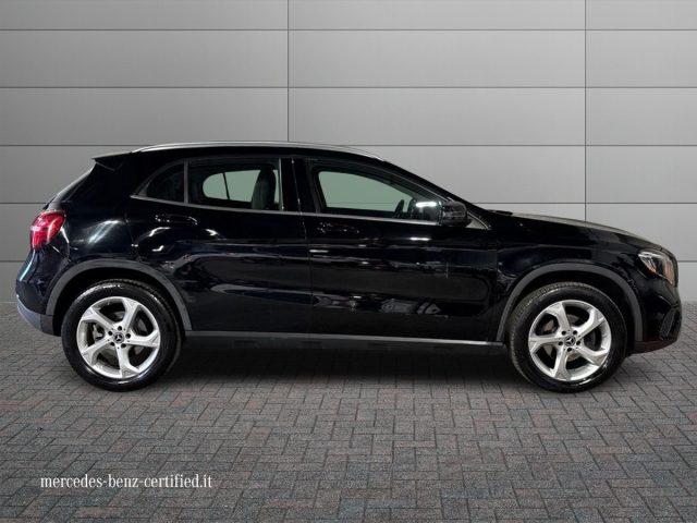 MERCEDES-BENZ GLA 200 d Automatic Sport