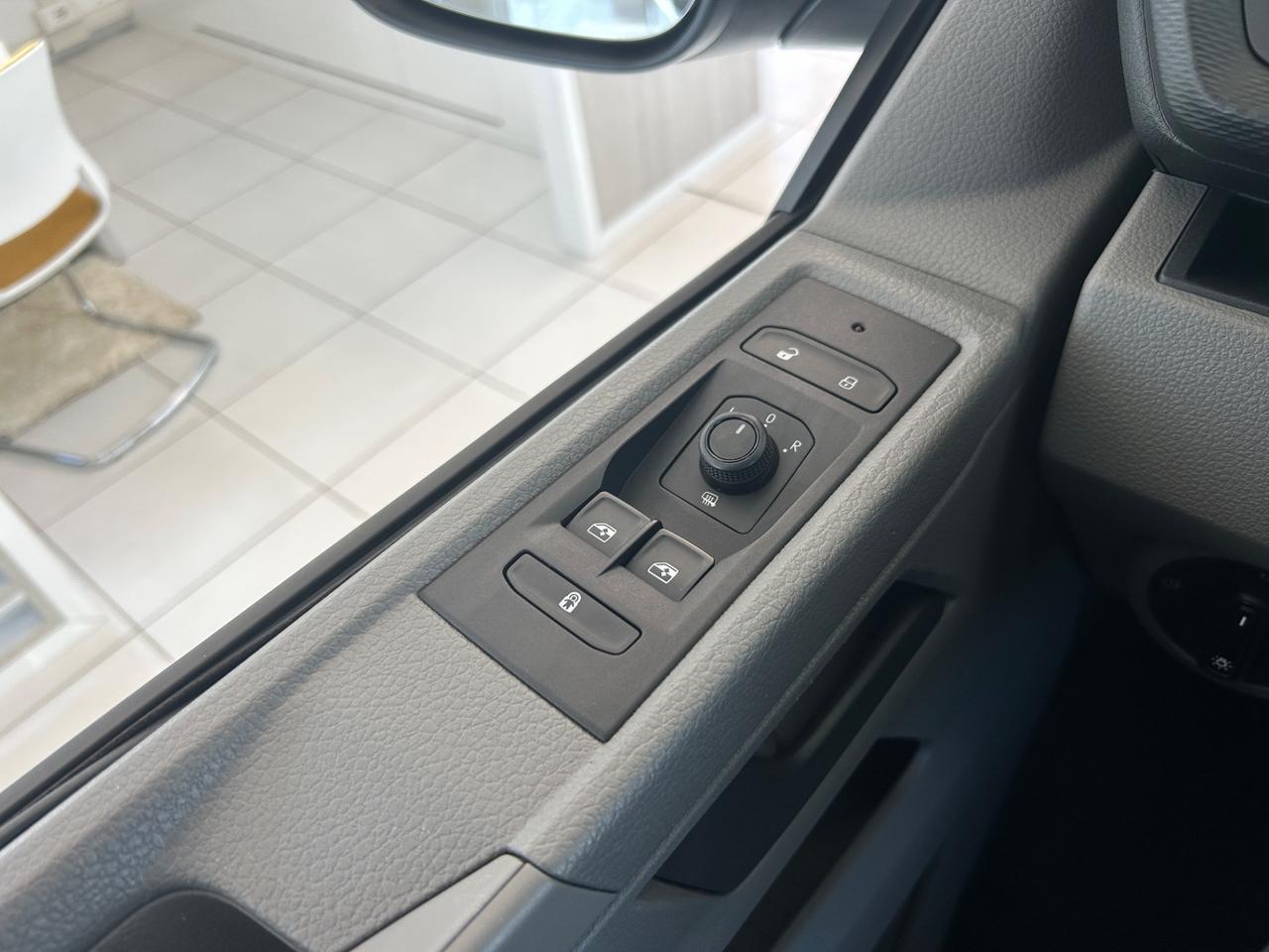 Volkswagen Caravelle 2.0 TDI 110CV PC Trendline 9 Posti