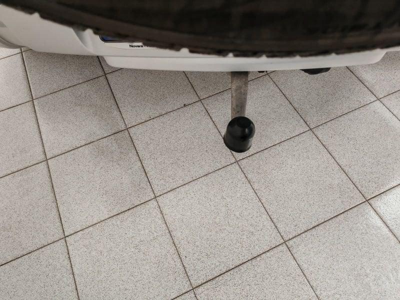 Land Rover Defender 3.0 D6 200 110 S AWD auto.