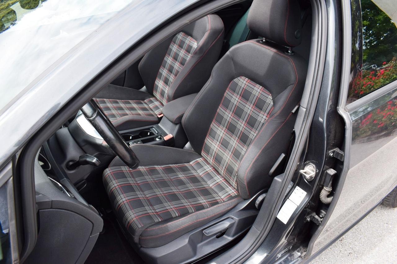 Volkswagen Golf GTI 2.0 220cv 5p TETTO APRIBILE + KIT INVERNO