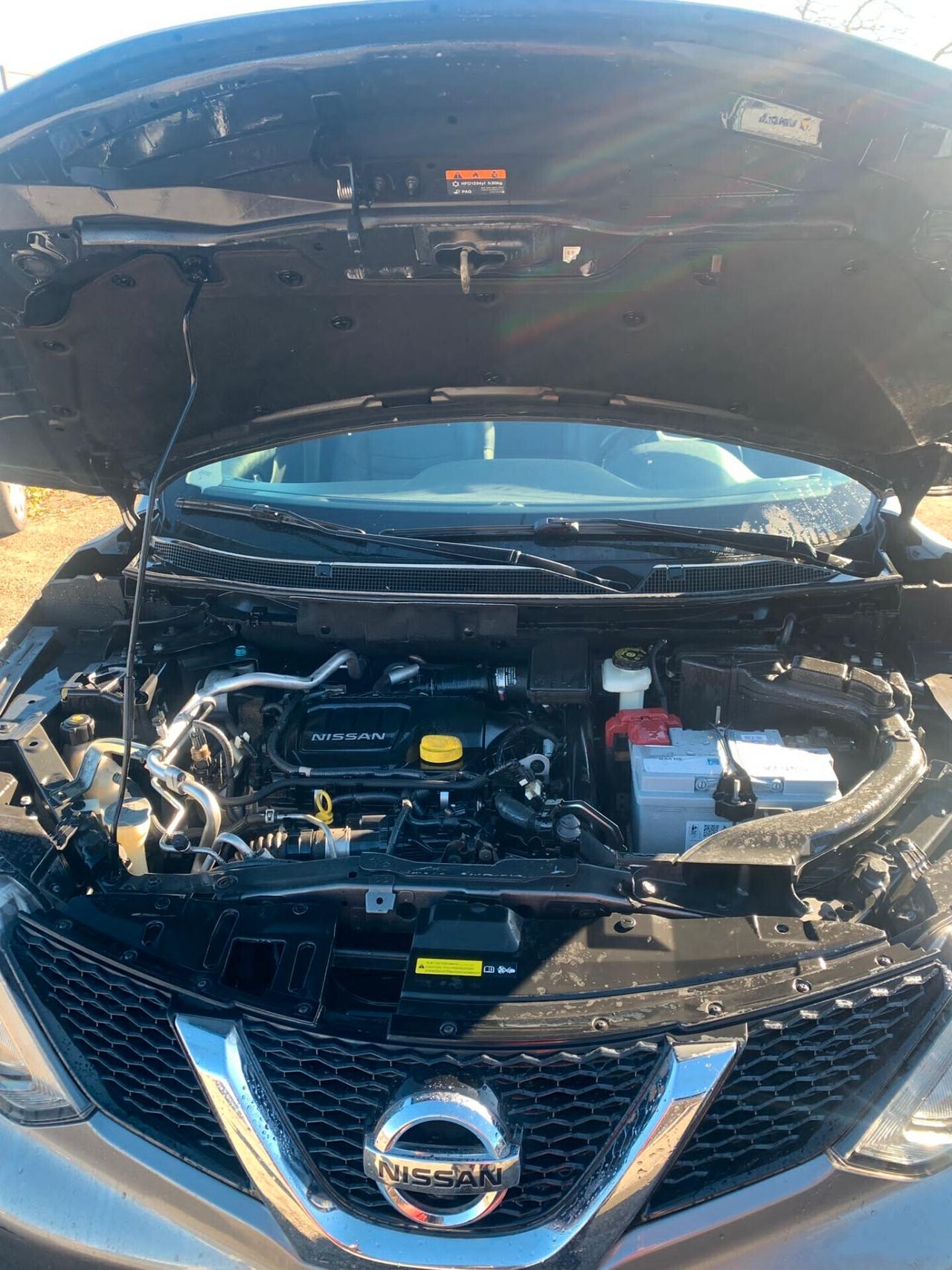 Nissan Qashqai 4x4 tdi tekna ful optional-100000 km unico proprietario-tagliandata- tetto pelle 8 cerchi lega