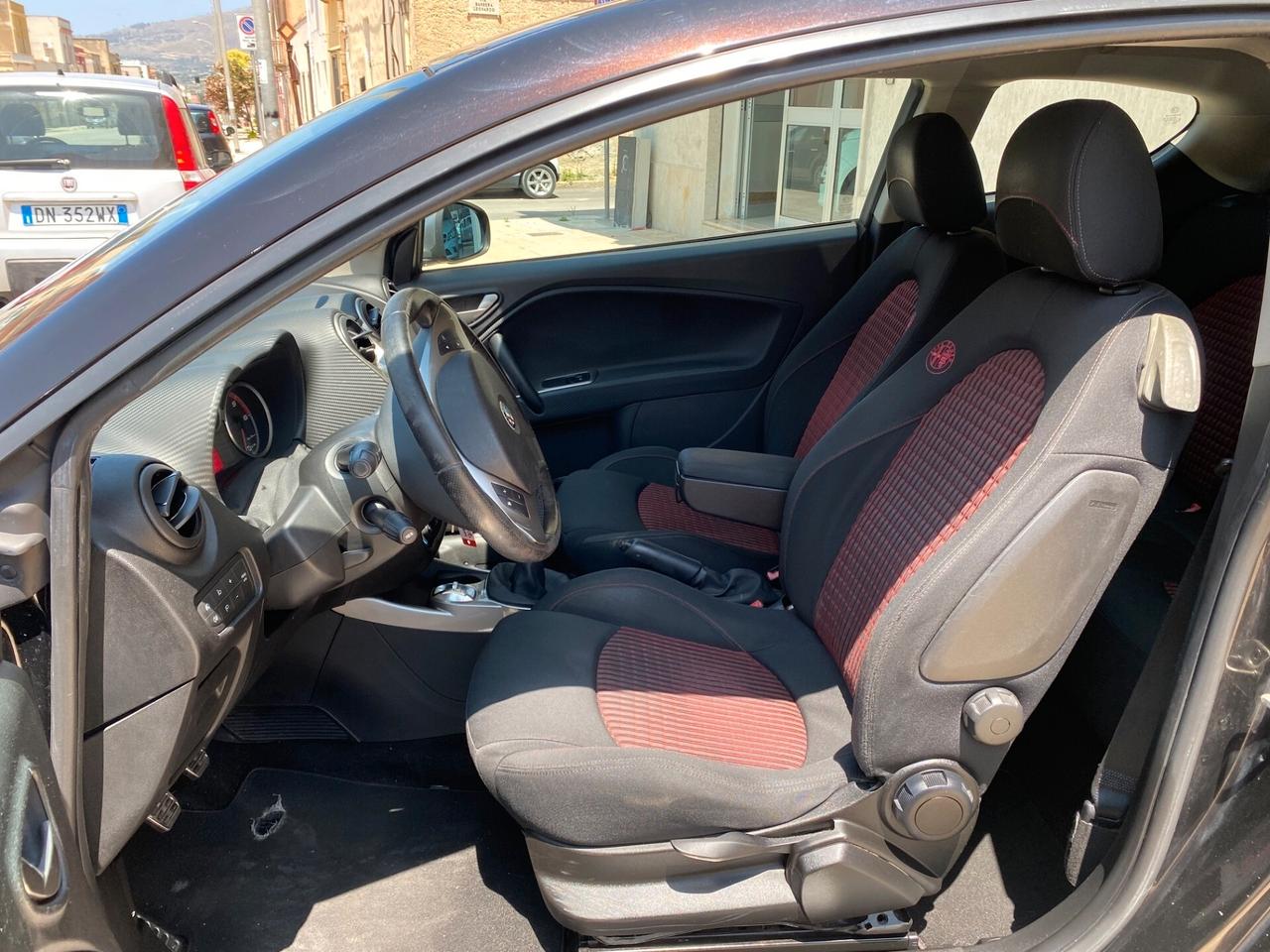 Alfa Romeo MiTo 1.6 JTDm 16V Distinctive Sport Pack