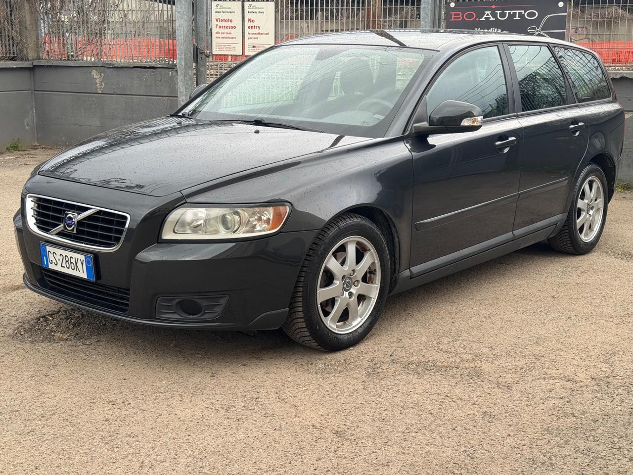 Volvo V50 D3 R-design