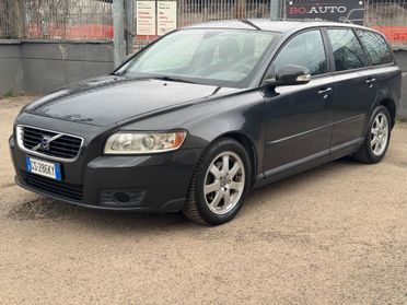 Volvo V50 D3 R-design