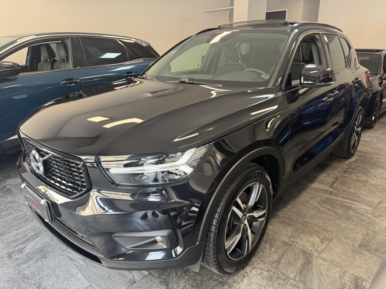 Volvo XC40 D4 2.0 190 Cv AWD R-design Tetto apribile