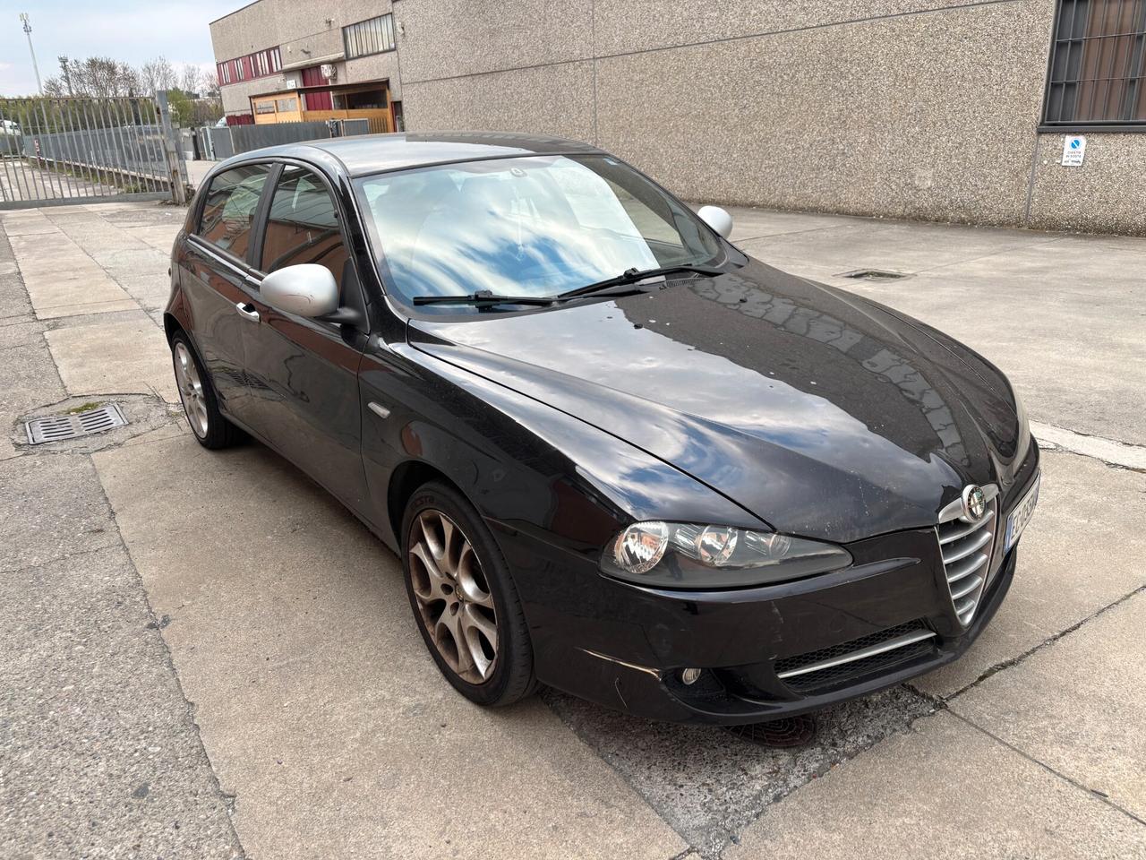 Alfa Romeo 147 1.9 JTD (120) 5 porte Distinctive