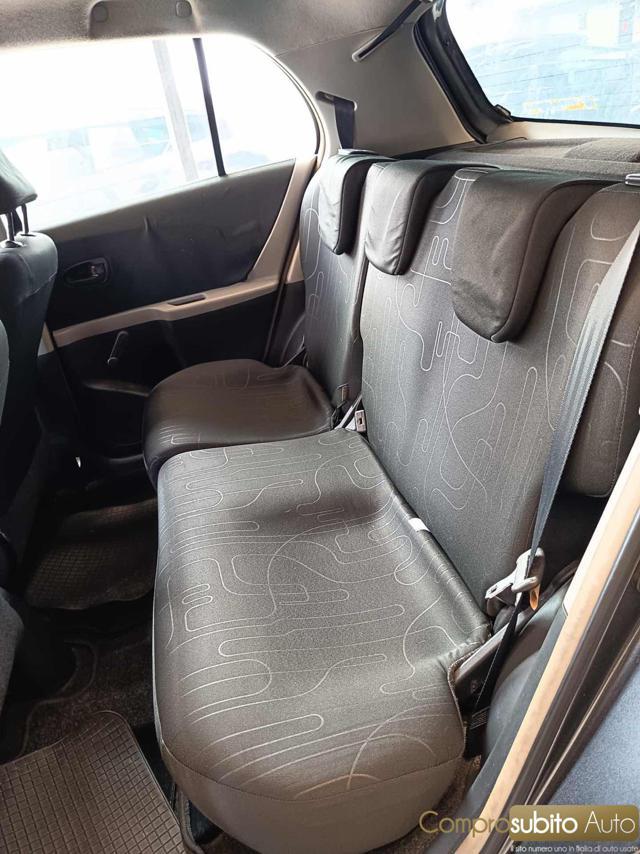 TOYOTA Yaris 1.0 5 porte Sol